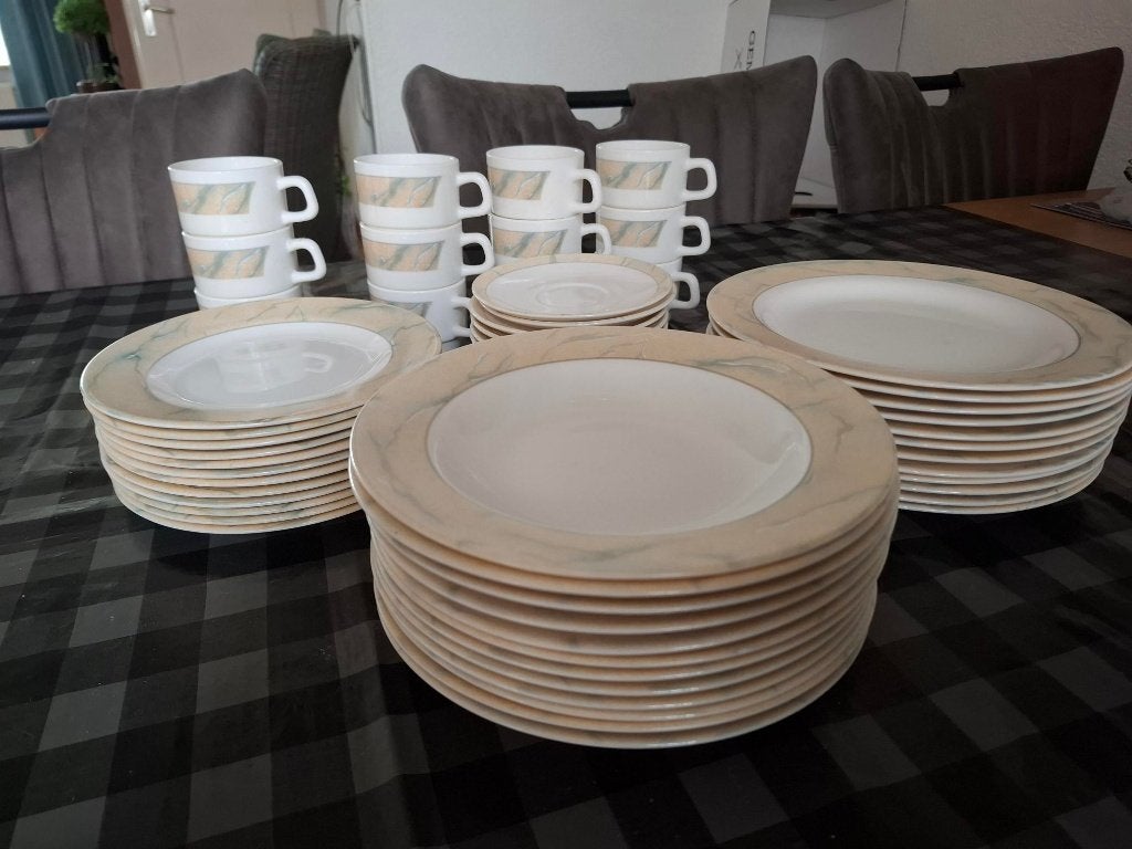 12-delig servies te koop, Ophalen, Overige materialen, Overige merken, Zo goed als nieuw