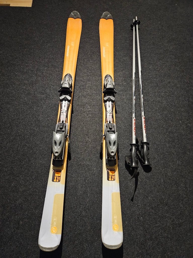 Atomic carve ski`s, maat 148 cm lang, inclusief bindingen, Ophalen, 140 tot 160 cm, Gebruikt, Carve