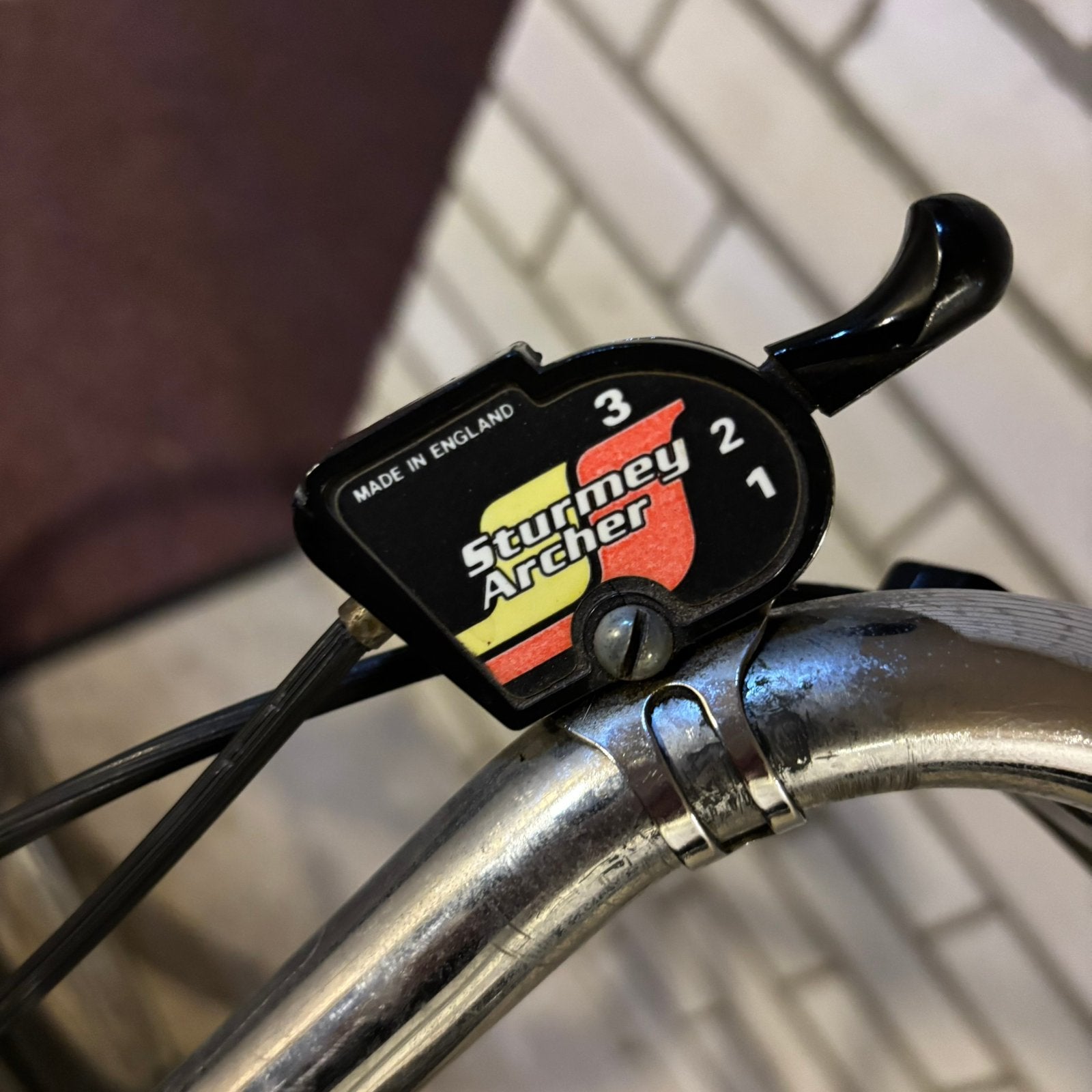 Foto 3 van Select dames stadsfiets grijs drie versnellingen rijklaar
