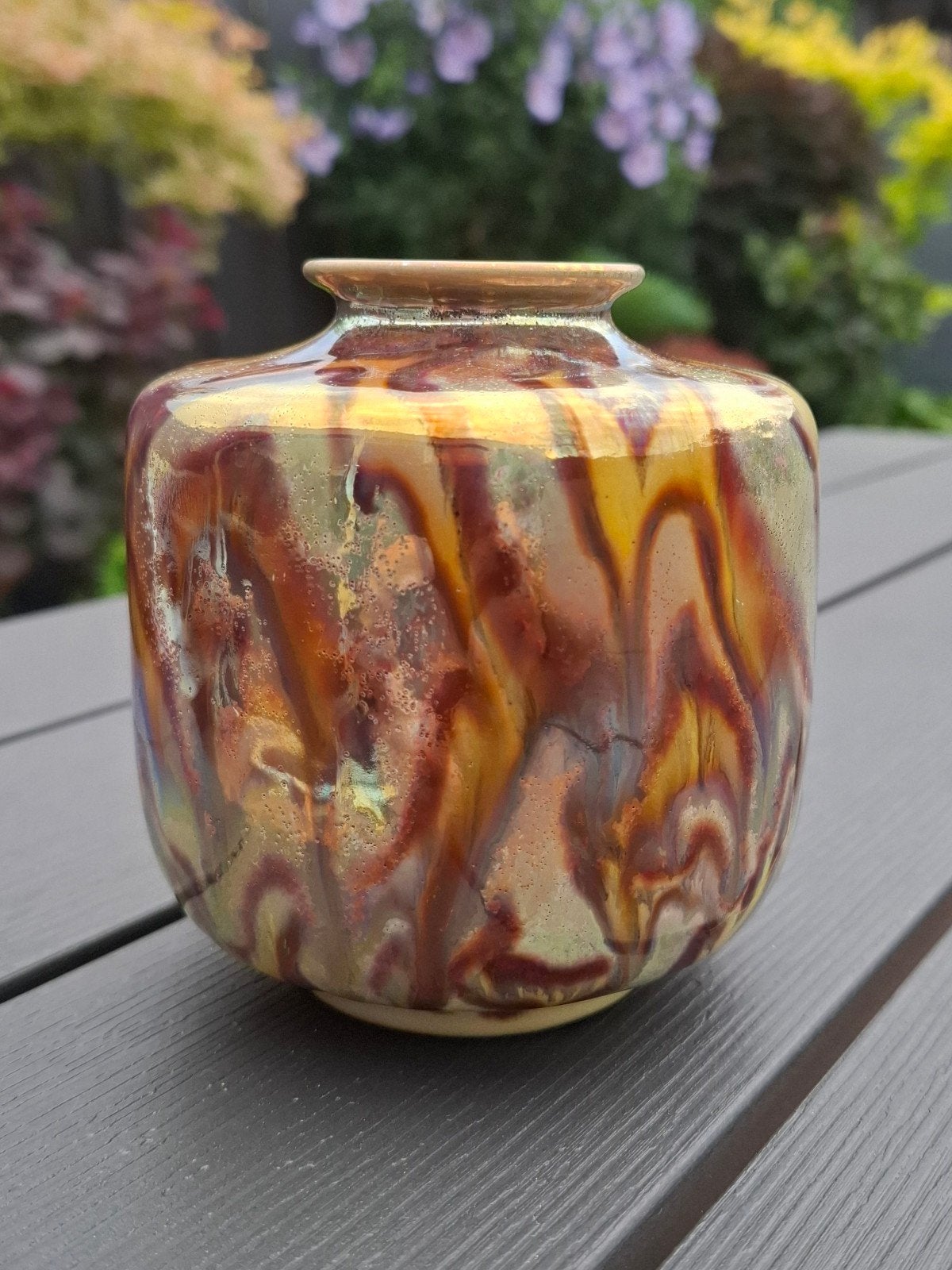 Zeldzaam mooi luster glazuur Unique metalique plateel vaasje, Ophalen of Verzenden