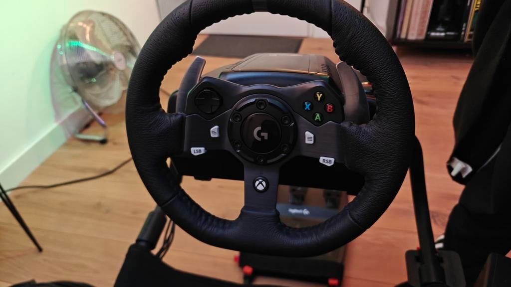 Logitech G920 race sim met pedalen en shifter, Ophalen, Zo goed als nieuw, Stuurtje of Sportattribuut, Xbox Original