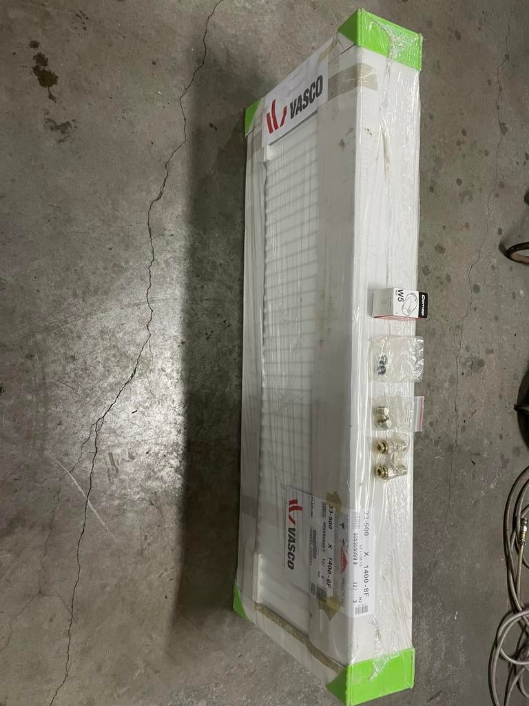 Designradiator Vasco Flatline, Ophalen, Zo goed als nieuw, Kweeklamp