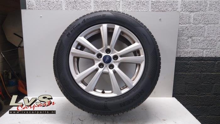 Velg + Band van een Ford Kuga, Auto-onderdelen, Banden en Velgen, Gebruikt, -, -, Ophalen of Verzenden