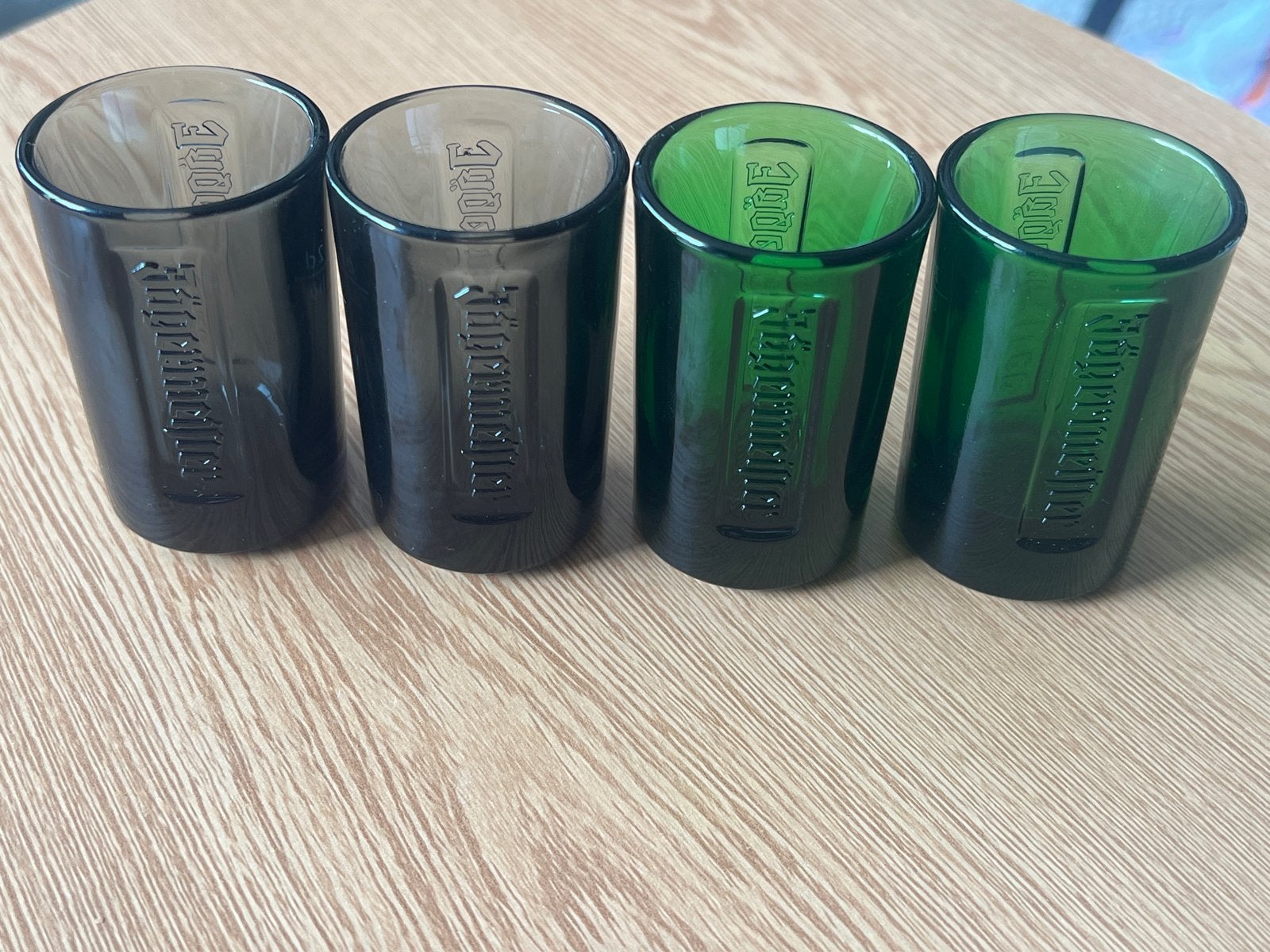 Jagermeister shotglaasjes - 2 kleuren, Huis en Inrichting, Ophalen of Verzenden, Meerkleurig, Glas, Overige typen