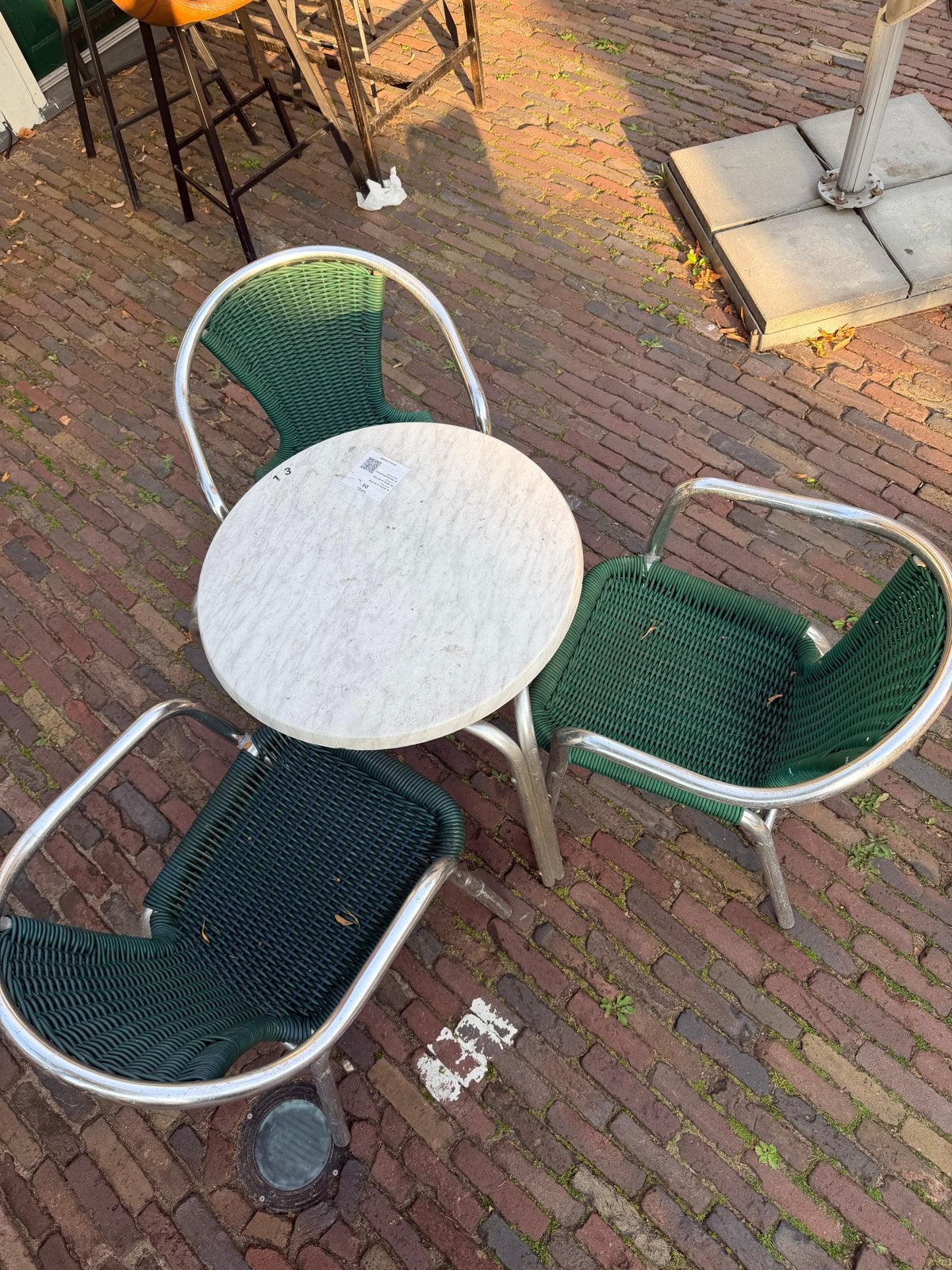 Diverse terras meubilair: stoelen, tafels, haarden, Ophalen, Gebruikt, Meubilair