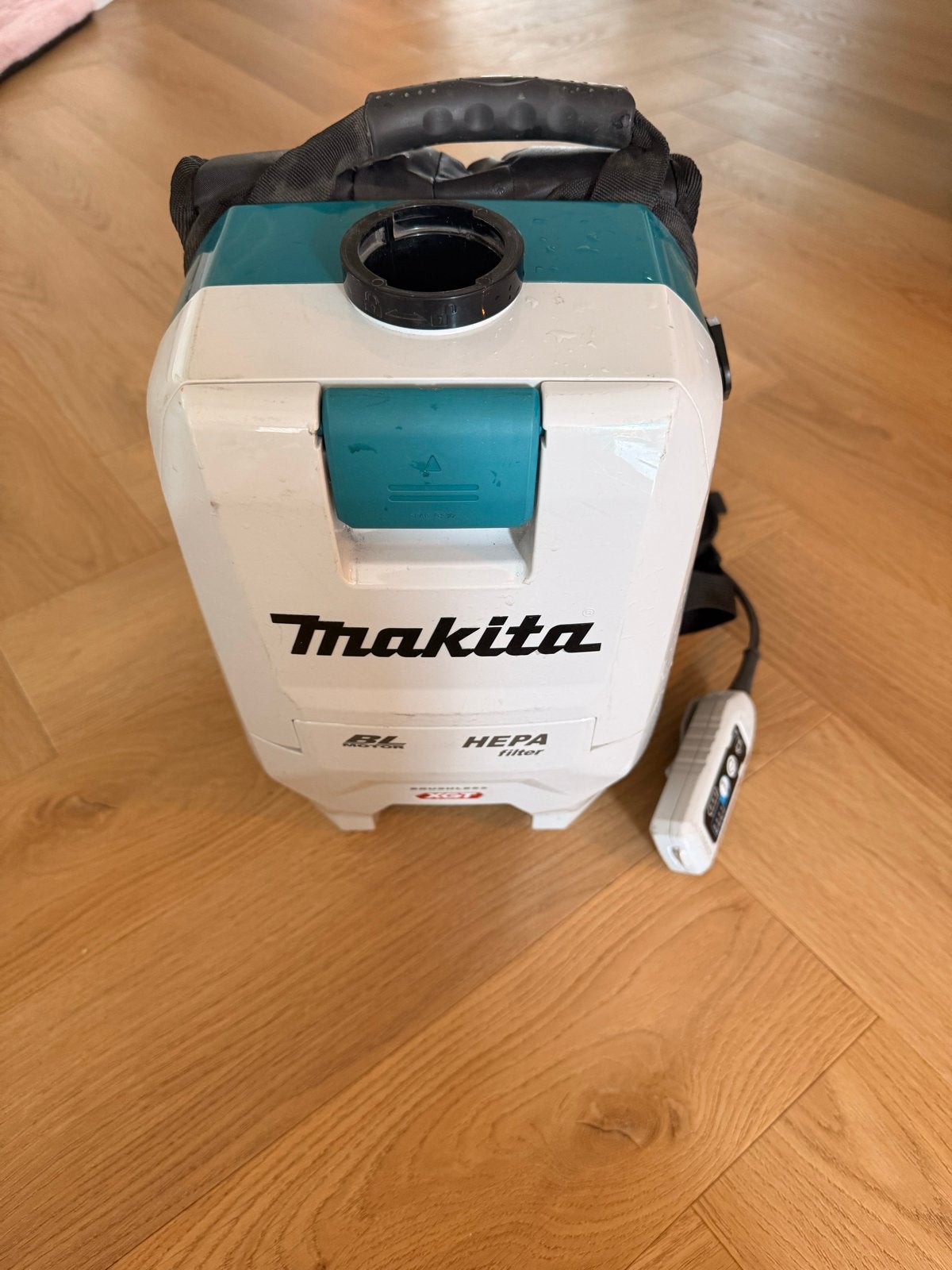 Makita VC008G Draadloze Rugstofzuiger 40V XGT, Doe-het-zelf en Verbouw, Gereedschap | Machine-onderdelen en Toebehoren, Ophalen