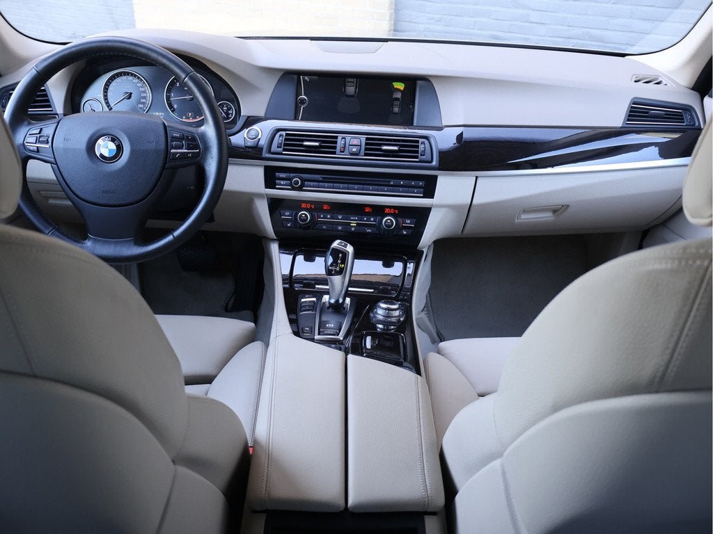 BMW 5 Serie Touring 530d High Executive Automaat Comfortstoe, Auto's, Automaat, Euro 5, Achterwielaandrijving, Gebruikt