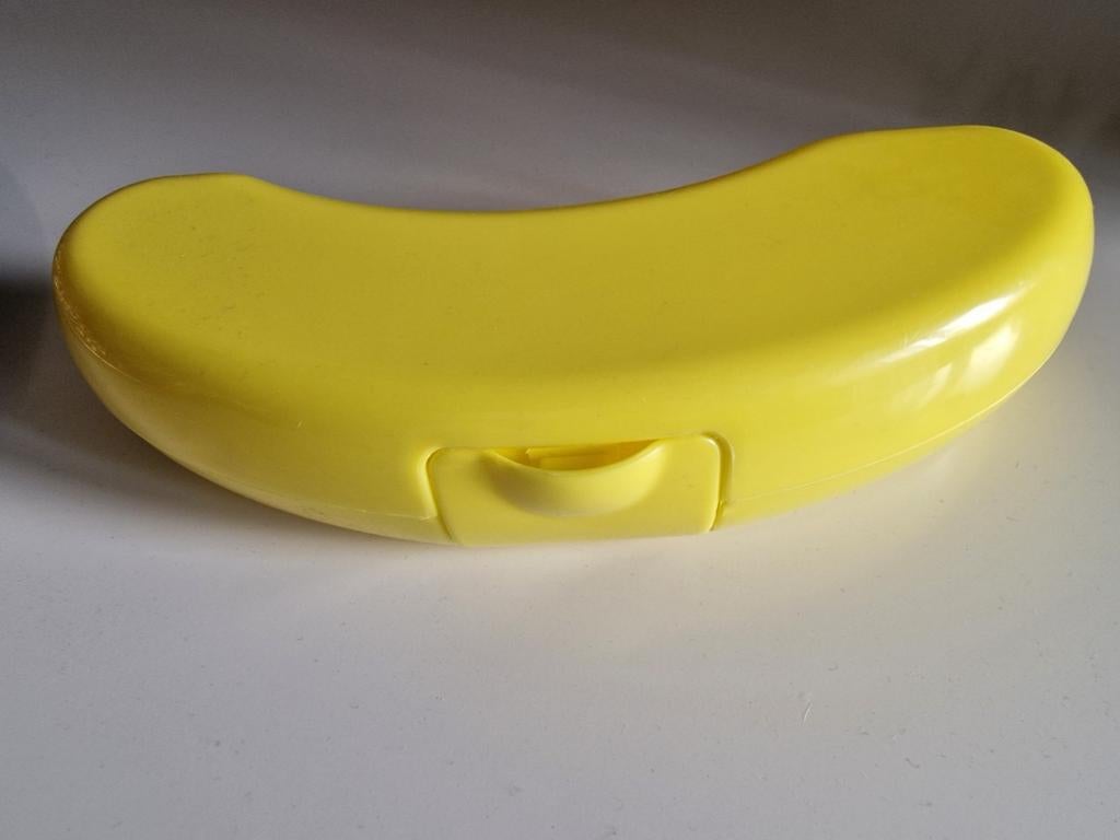 Gele bananendoos. Om bananen beurs vrij te houden., Ophalen of Verzenden