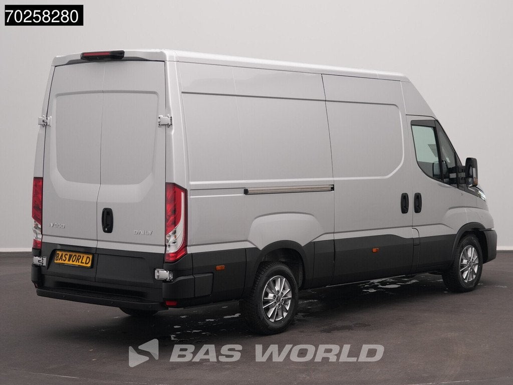 Iveco Daily 35S21 BPM VRIJ! 3.0L Automaat 210PK L2H2 2025-Mo, Auto's, Automaat, Stof, Euro 6, 4 cilinders