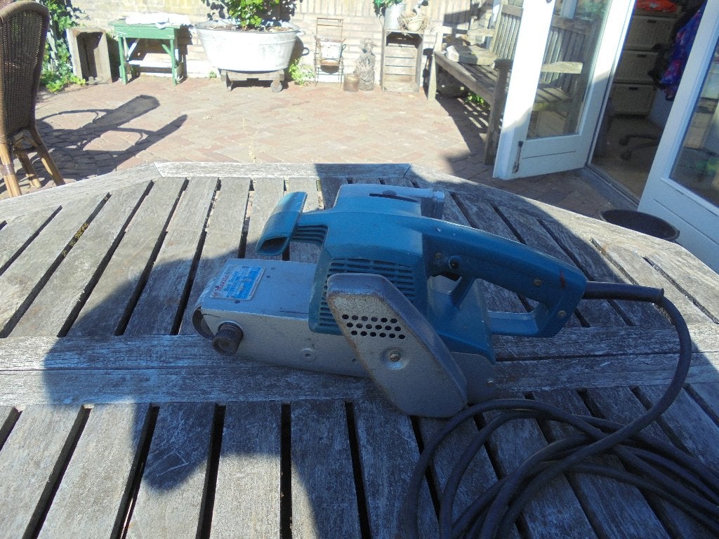 bandschuurmachine, Doe-het-zelf en Verbouw, Ophalen of Verzenden, Gebruikt, 600 tot 1200 watt, Bandschuurmachine