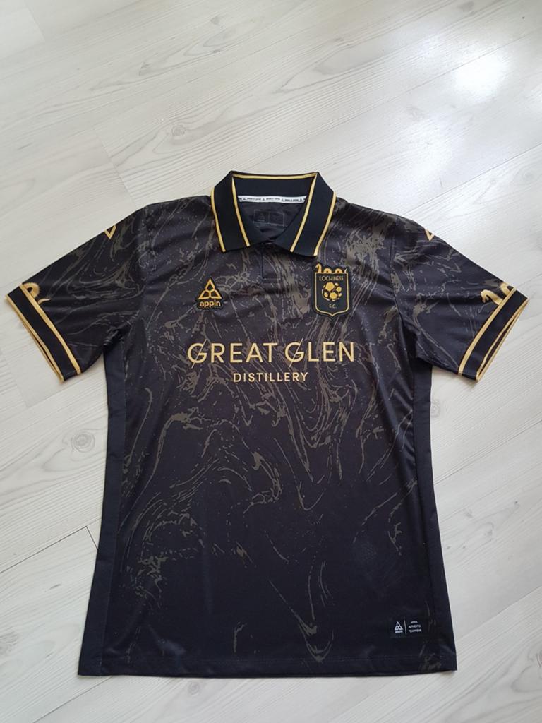 Lochness FC voetbalshirt in size medium, Ophalen of Verzenden, Zo goed als nieuw, Shirt