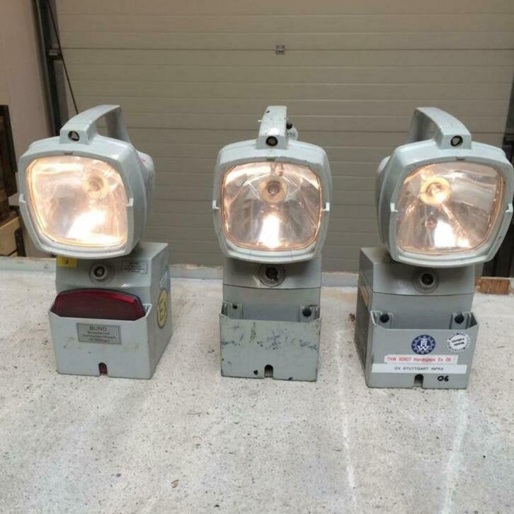 Bosch KKE 100L oplaadbare schijnwerper uit DU leger, Verzamelen, Ophalen of Verzenden, Niet ingevuld, Niet ingevuld, Niet ingevuld