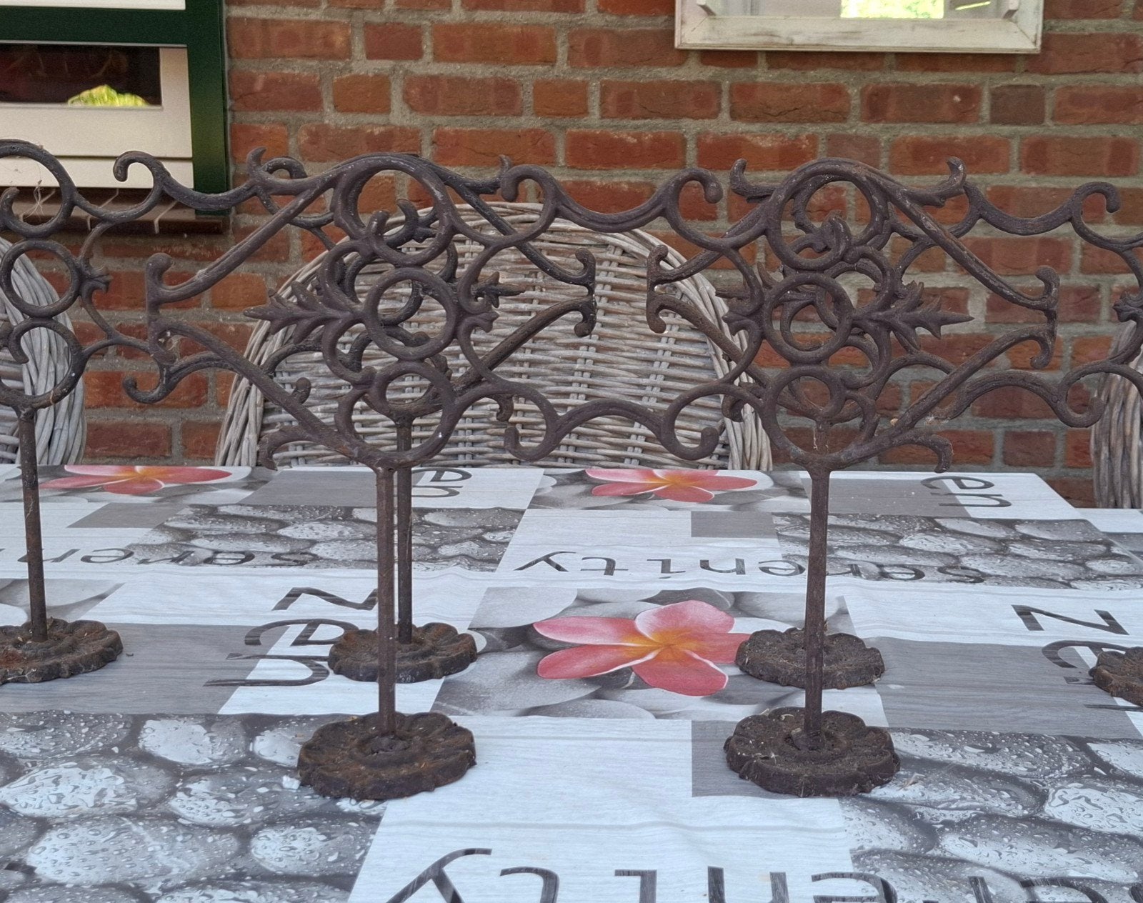3 gietijzer staande ornamenten, Ophalen