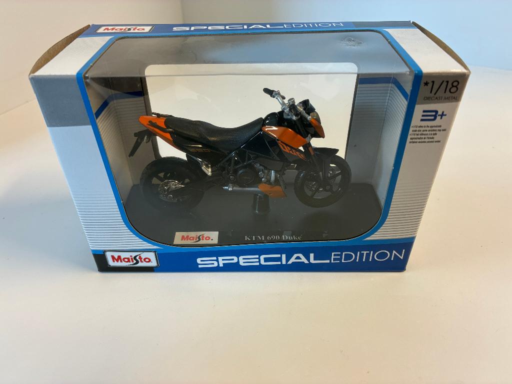 59676: KTM 690 Duke - Maisto 1:18, Info@maisto.nl, Maisto, De Steenbok 26, 5215 ME ‘s-Hertogenbosch, Nieuw