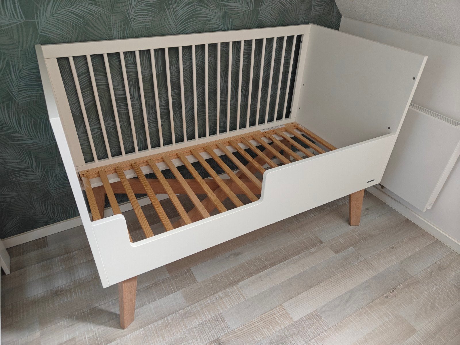 Kidsmill Sixties Babybed & Commode Mat wit / Natural hout, Ophalen, Zo goed als nieuw, 140 tot 160 cm, 70 tot 85 cm