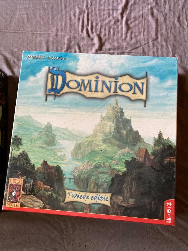 Dominion basisspel, Ophalen of Verzenden, Zo goed als nieuw