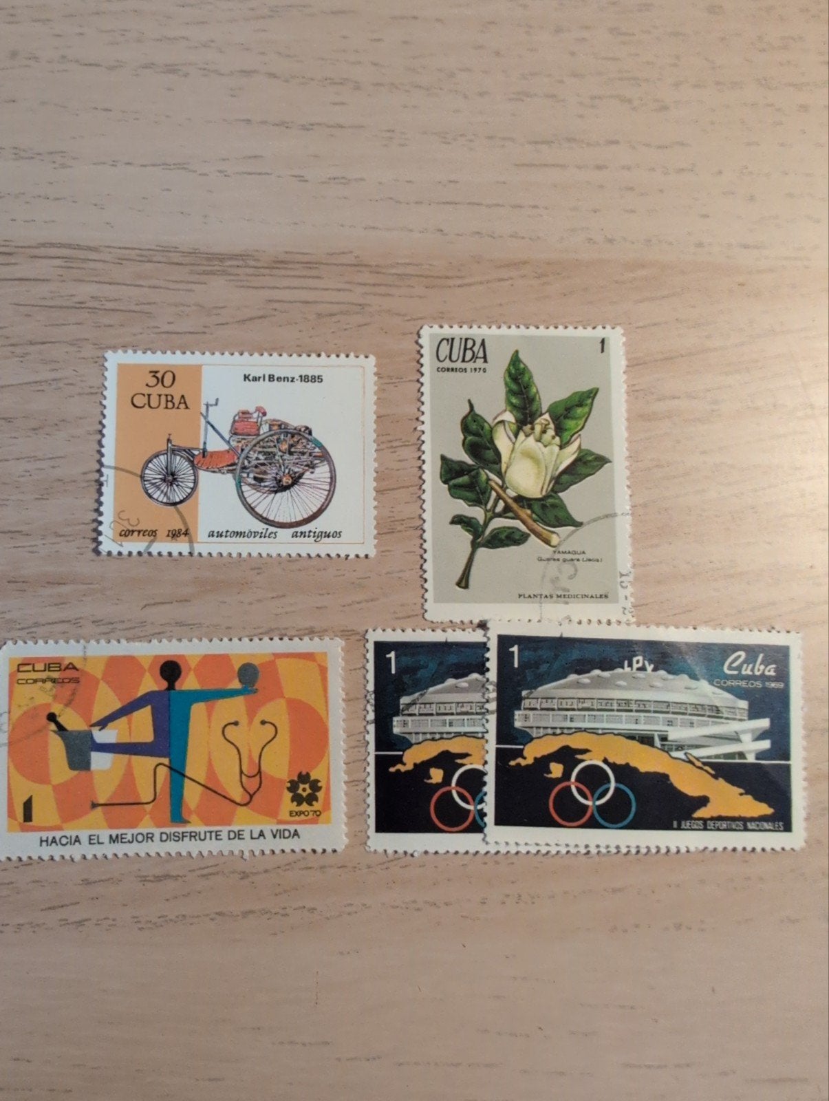 Set van 4 Cubaanse postzegels - Diverse thema's, Ophalen of Verzenden