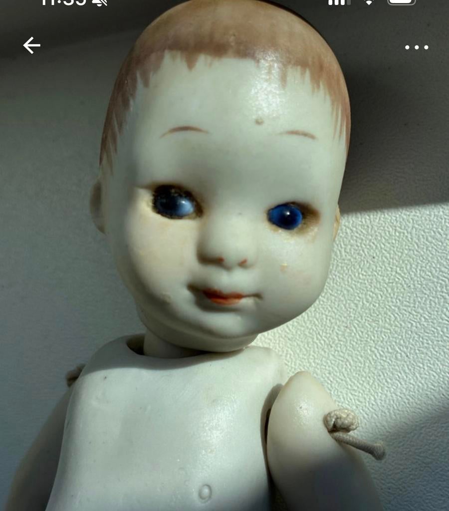 Antieke porseleinen babypop met ogen van glas, Verzamelen, Poppen, Ophalen of Verzenden, Gebruikt, Babypop