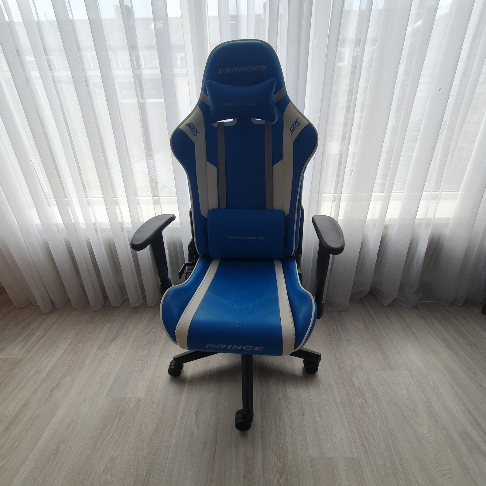 DXRacer Prince Gaming Stoel - Lichtblauw/Wit PVC Leer, Huis en Inrichting, Bureaustoelen, Ophalen, Gaming bureaustoel, Blauw, Zo goed als nieuw