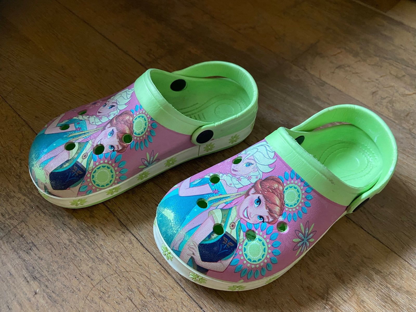 Crocs Frozen Elsa Anna klompen maat 30/31, Ophalen of Verzenden, Gebruikt, Meisje, Schoenen