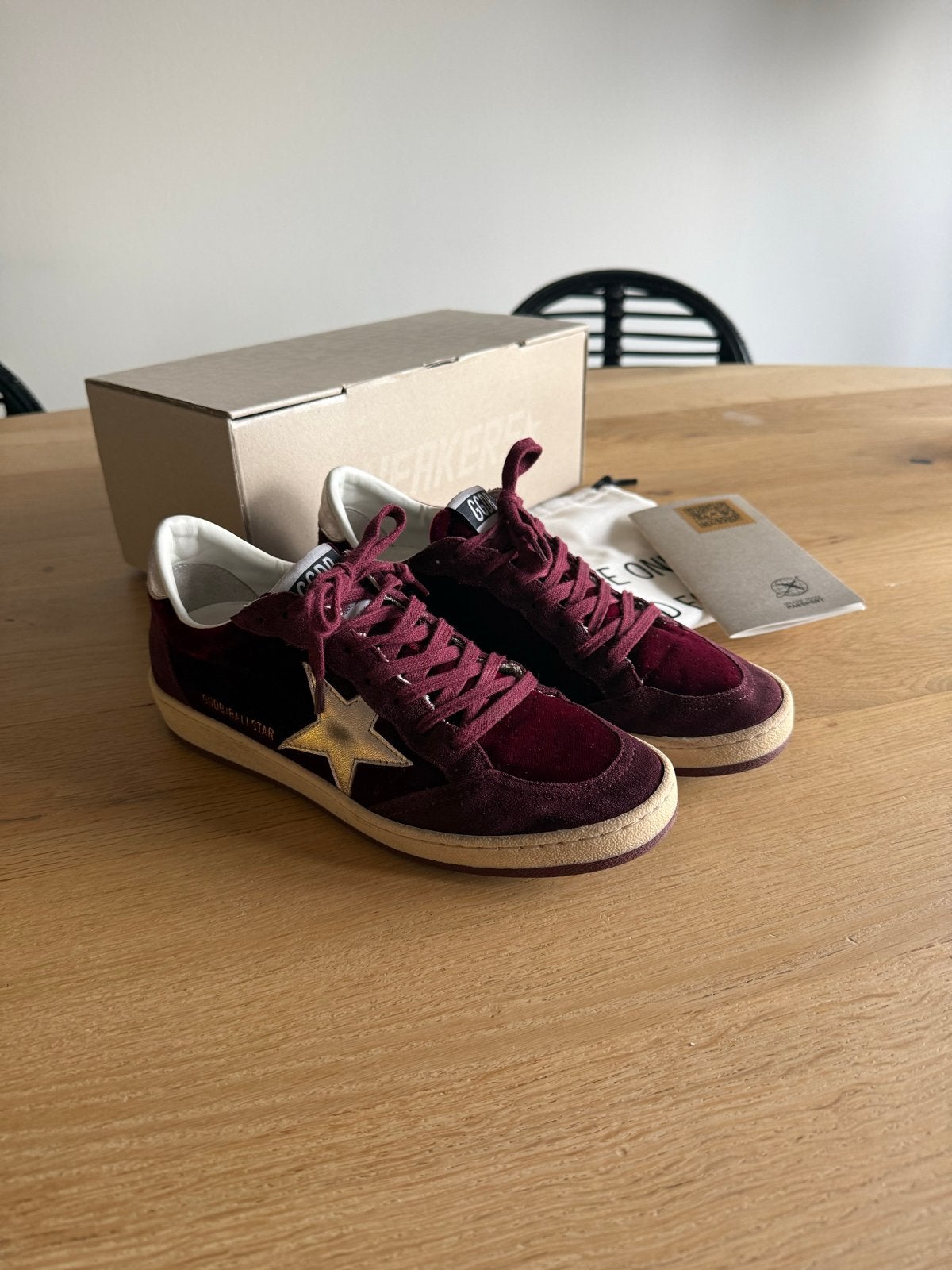 Golden Goose Ball Star Sneakers - Bordeaux fluweel, Kleding | Dames, Verzenden, Zo goed als nieuw, Rood, Sneakers of Gympen