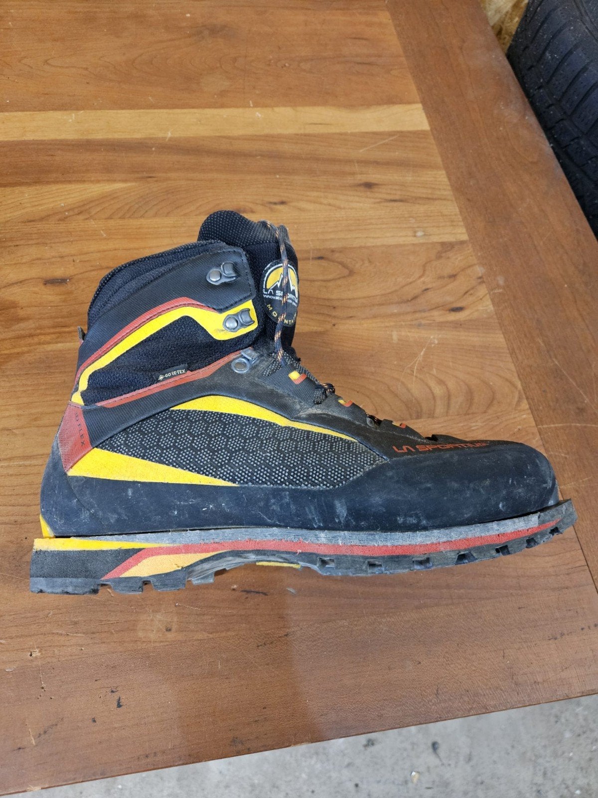 La Sportiva Trango Tower, Sport en Fitness, Ophalen, Zo goed als nieuw, Schoenen