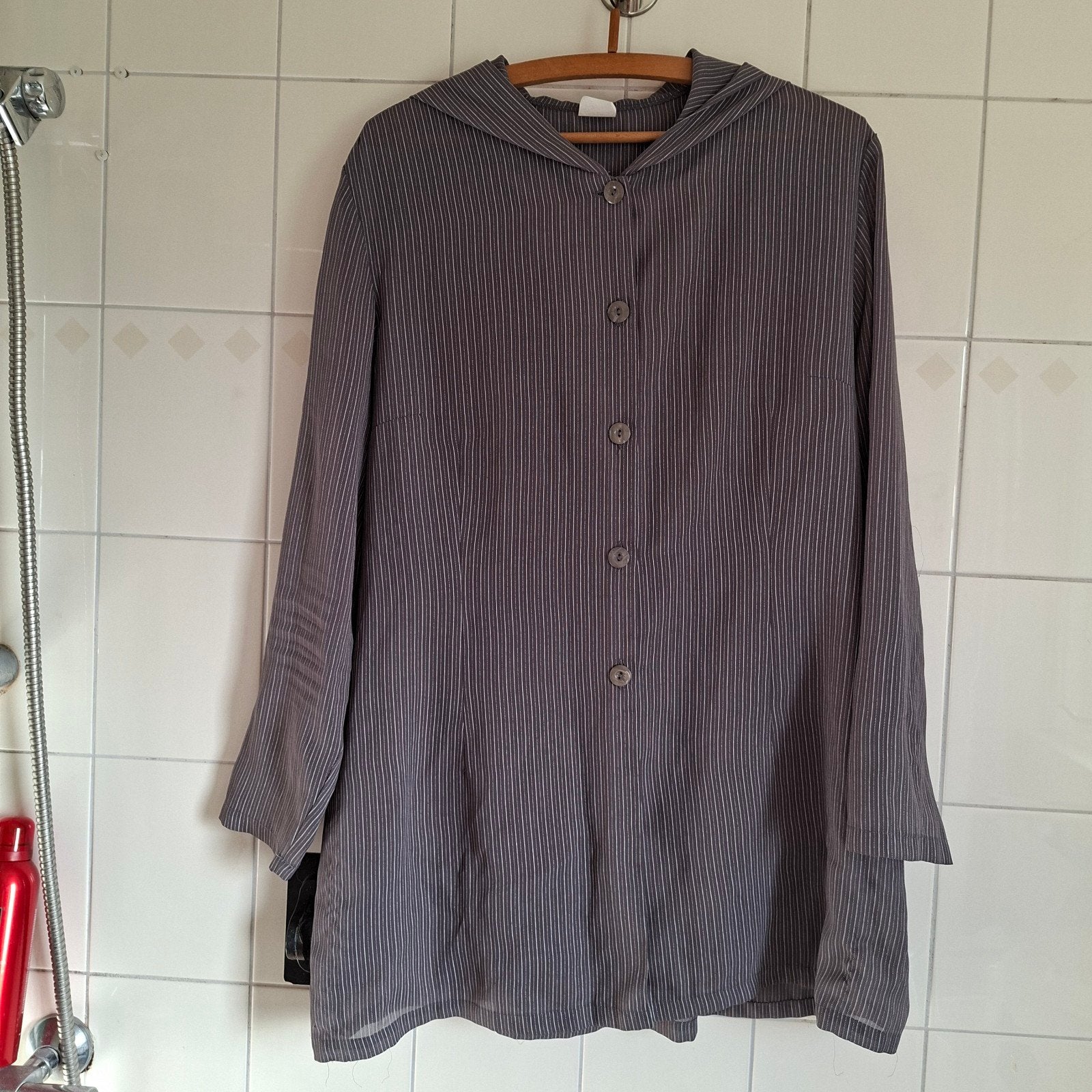 Grijze gestreepte blouse met capuchon - Maat 40/42 #215, Ophalen of Verzenden, Gedragen, Maat 42/44 (L), Grijs