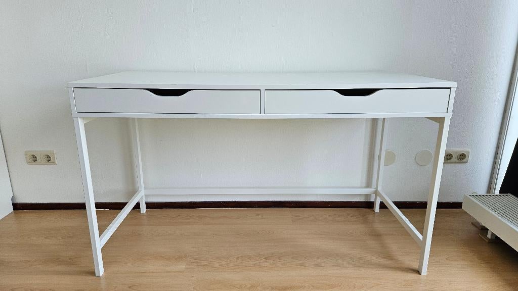 Bureau Alex Ikea, Ophalen, 132 cm, Kabelgoot, Zo goed als nieuw