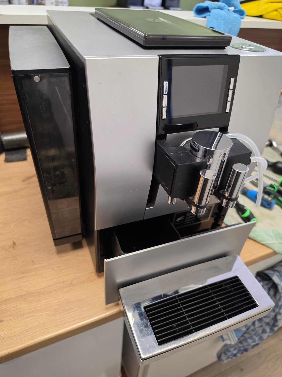 Jura Z6 Koffiemachine (2015) - Gereviseerd, Afneembaar waterreservoir, DeKoffieWerkplaats, Koffiebonen, 4 tot 10 kopjes