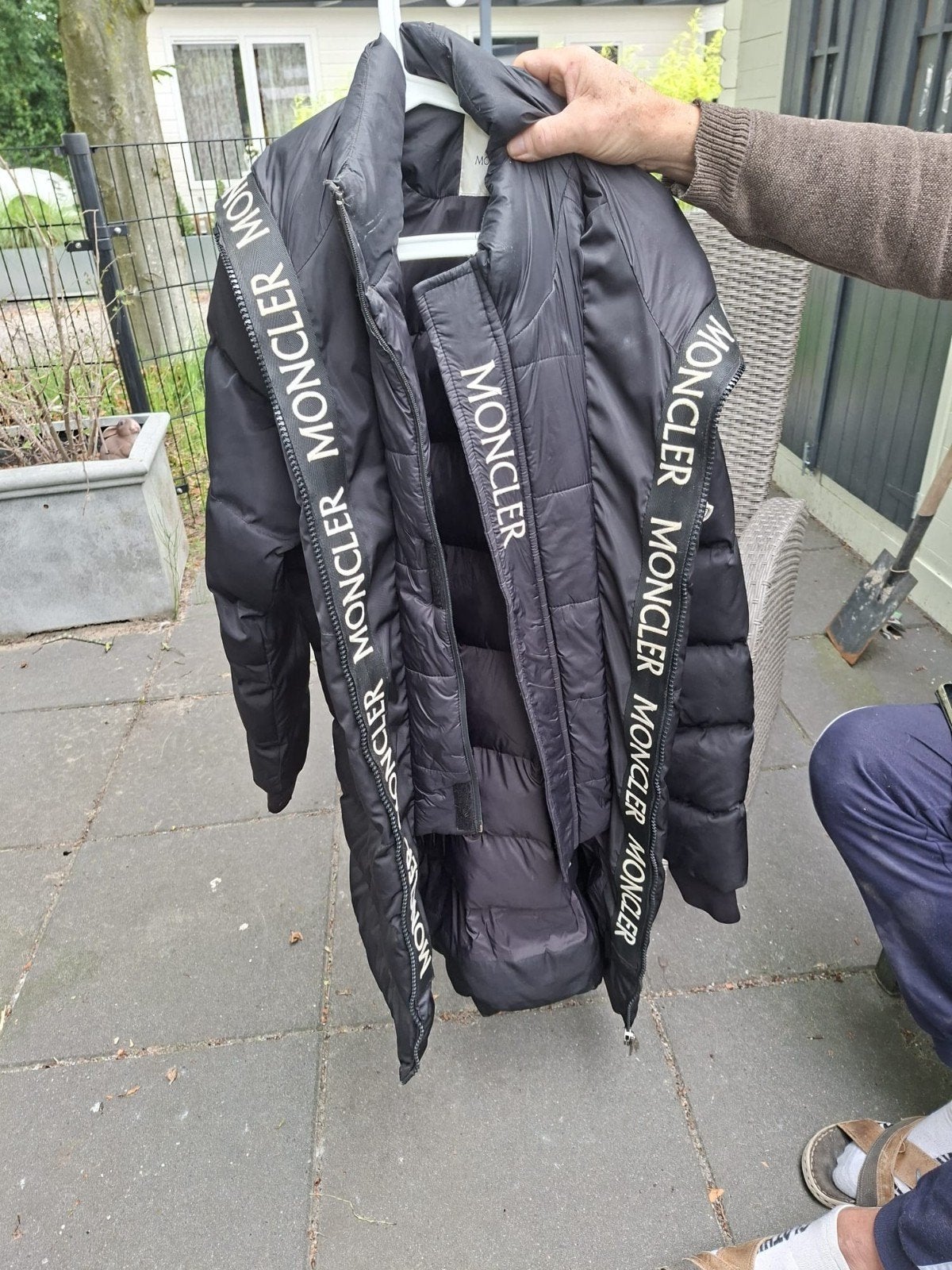 Moncler jas - Zwart, 2de hands in redelijke staat, Moncler, Ophalen, Gedragen, Zwart