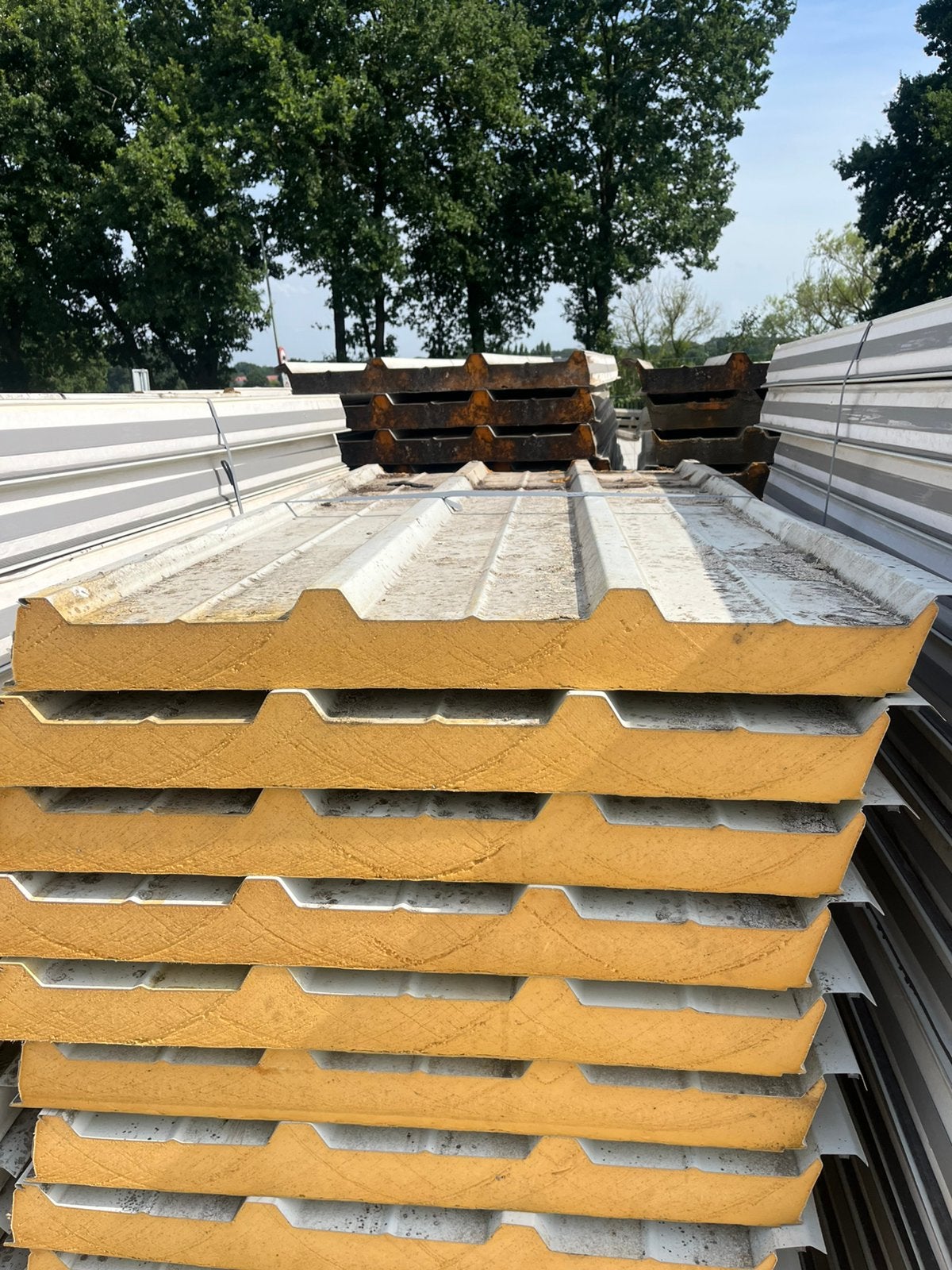 Geisoleerde dakplaten pir, Zo goed als nieuw, 15 m² of meer, Metaal, Grijs