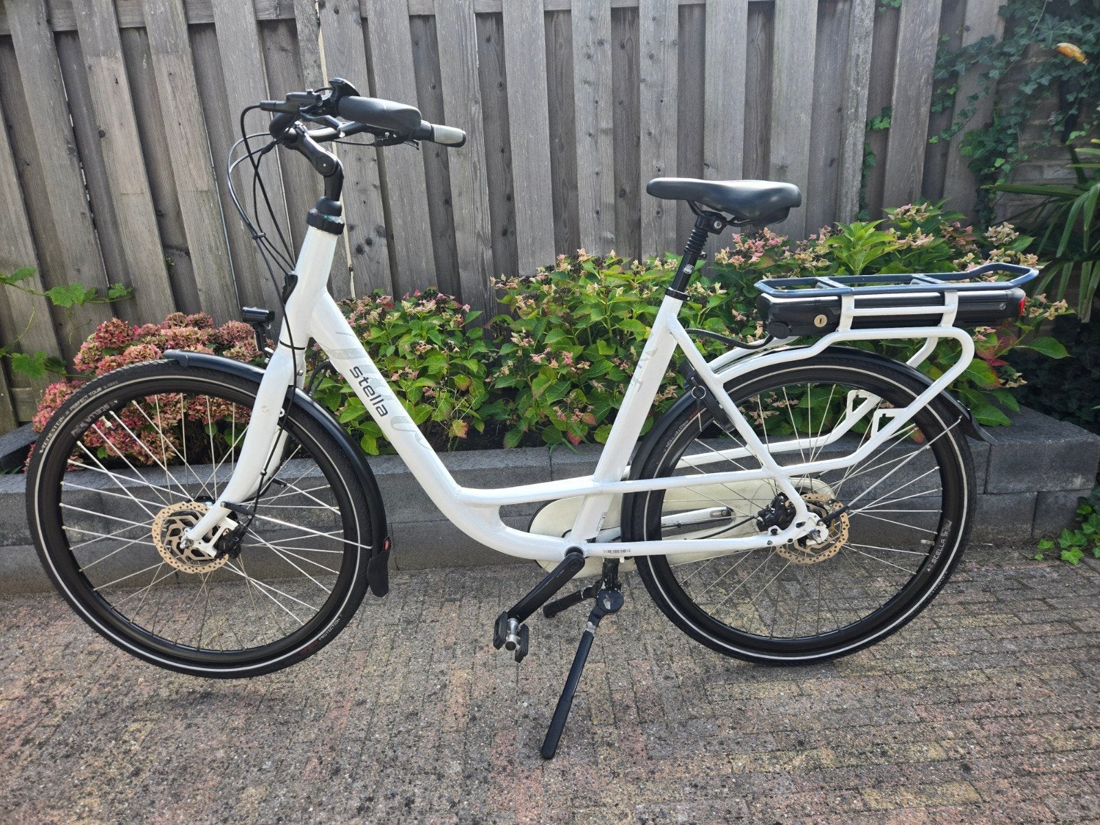Mooie elektrische fiets van Stella Fiore, Fietsen en Brommers, Elektrische fietsen, 55 tot 59 cm, Ophalen, Zo goed als nieuw, Overige merken