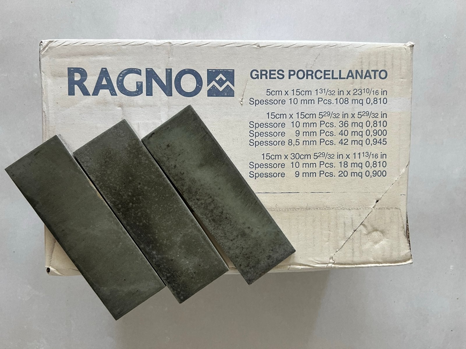 Ragno Gleeze Grigio Glossy – 5x15 cm – 3,5 doos (2,9 m²), Doe-het-zelf en Verbouw, Ophalen, Nieuw, Minder dan 20 cm, Wandtegels
