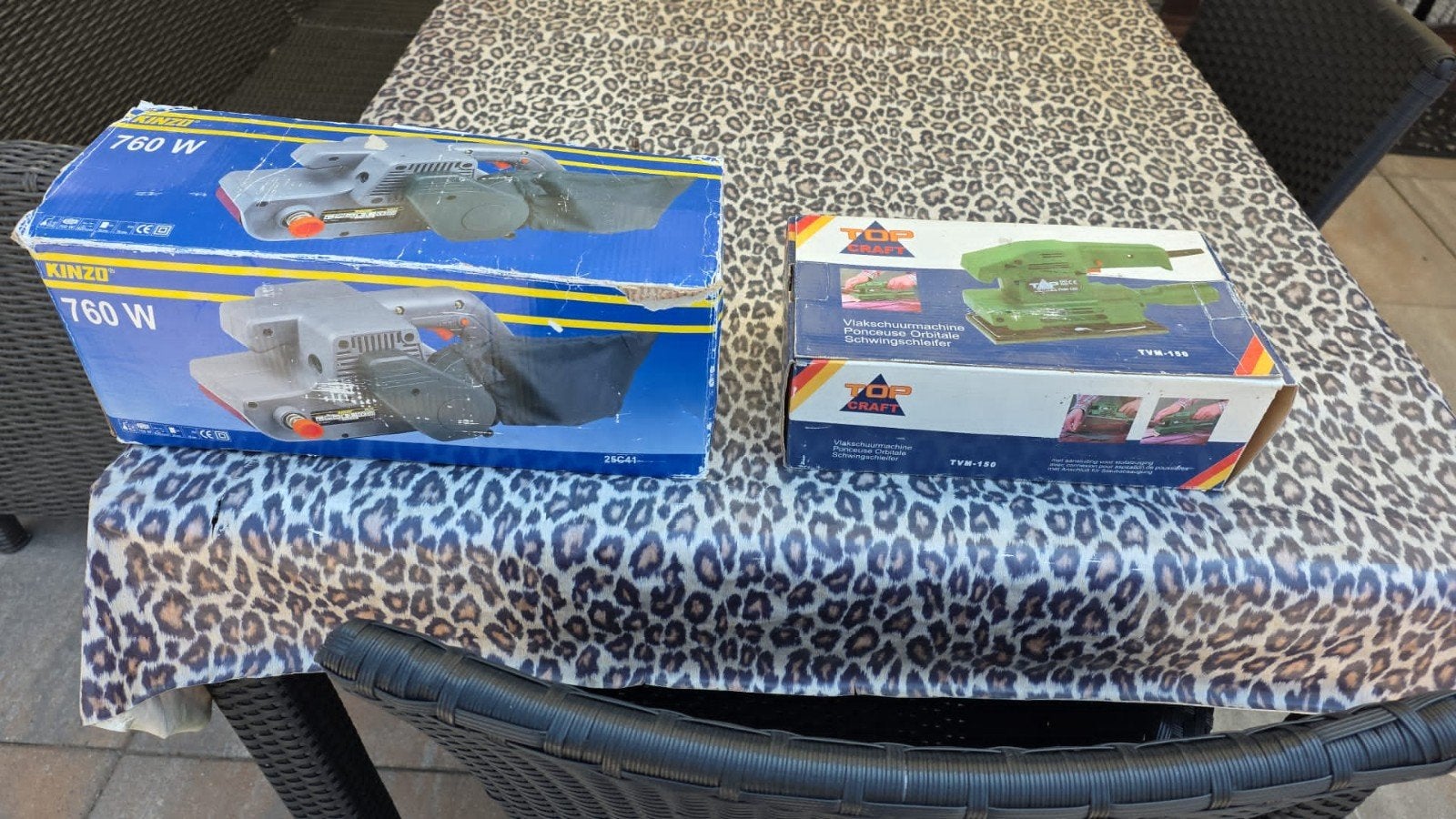 Diverse gereedschappen: schuurmachines, zagen en meer, Ophalen