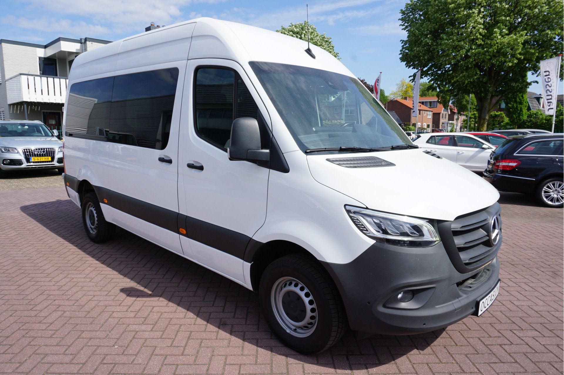 Mercedes-Benz Sprinter 317 1.9 CDI L2H2 Automaat (bj 2022), Automaat, Dealer onderhouden, Gebruikt, Zwart
