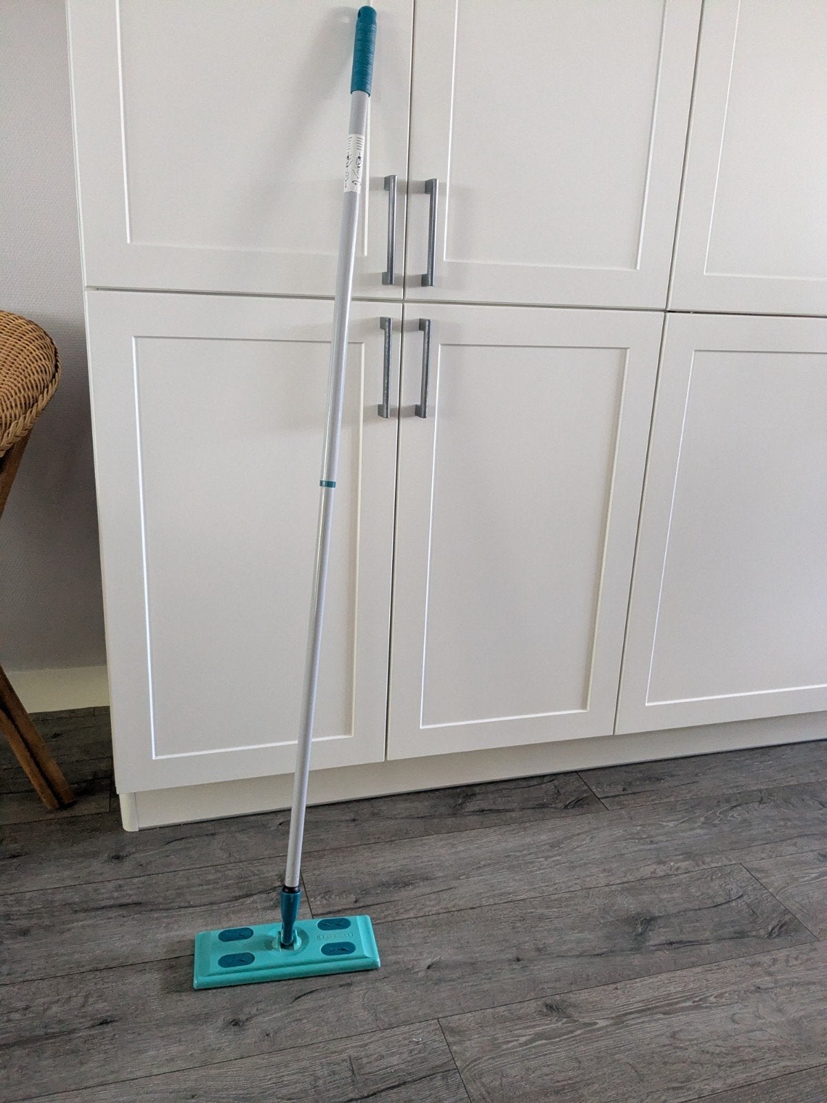 Leifheit Vloerwisser met Telescoopsteel en Swiffer Doekjes, Ophalen, Mop of Dweil