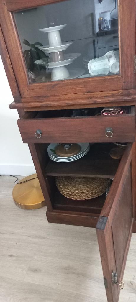 Oude vitrine kast, Ophalen, Met deur(en), Teakhout, Koloniaal teakhout