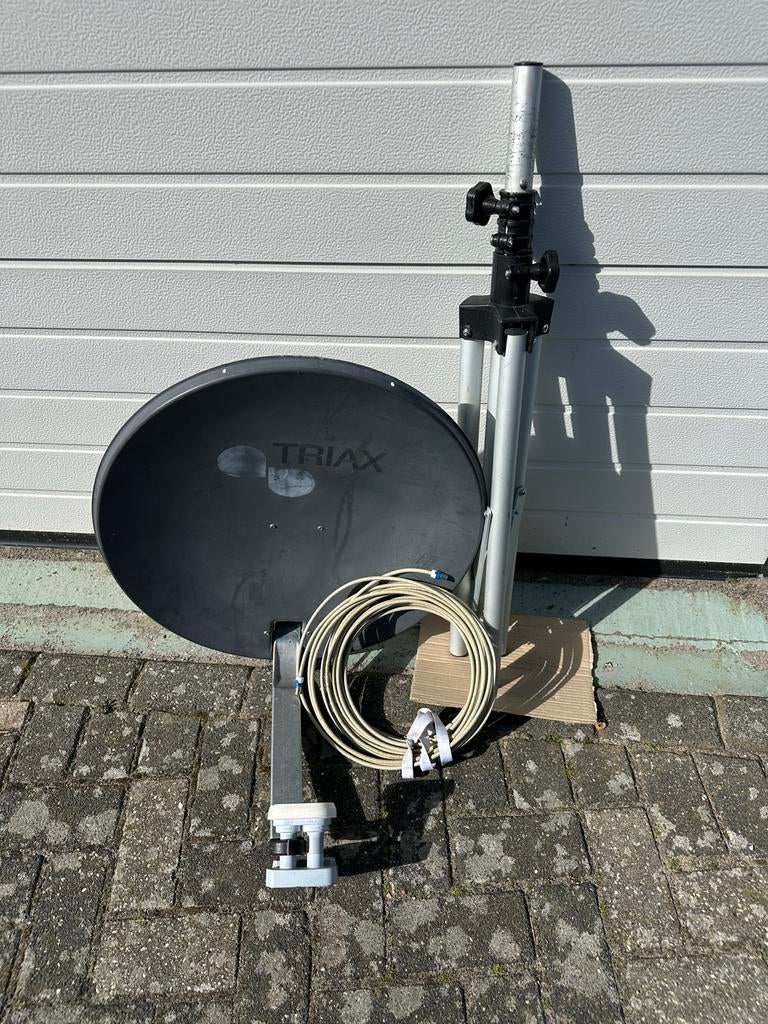 Camping satelliet schotel met triple LNB Astra 3, Ophalen of Verzenden, Gebruikt, (Schotel)antenne, Overige merken