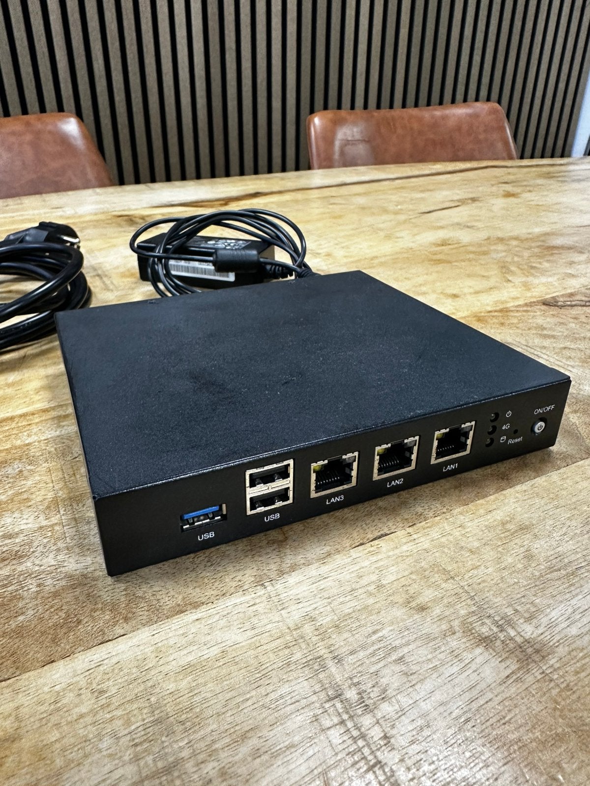 Lanner LEC-7233 industriële mini PC met pfSense router, Ophalen, 2 tot 3 Ghz, Zo goed als nieuw, SSD
