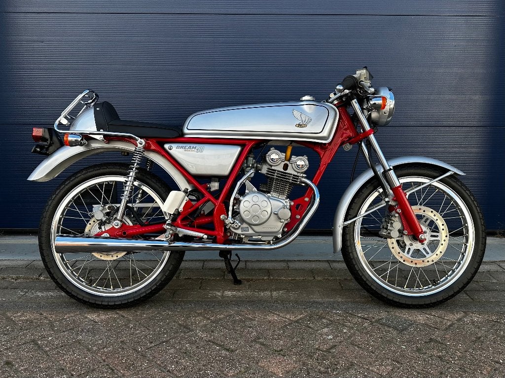 Nieuwstaat | Honda Dream 50 | 1997 | NL Kenteken | 2km, Fietsen en Brommers, 49 cc, 5 versnellingen, Ophalen, Overige merken
