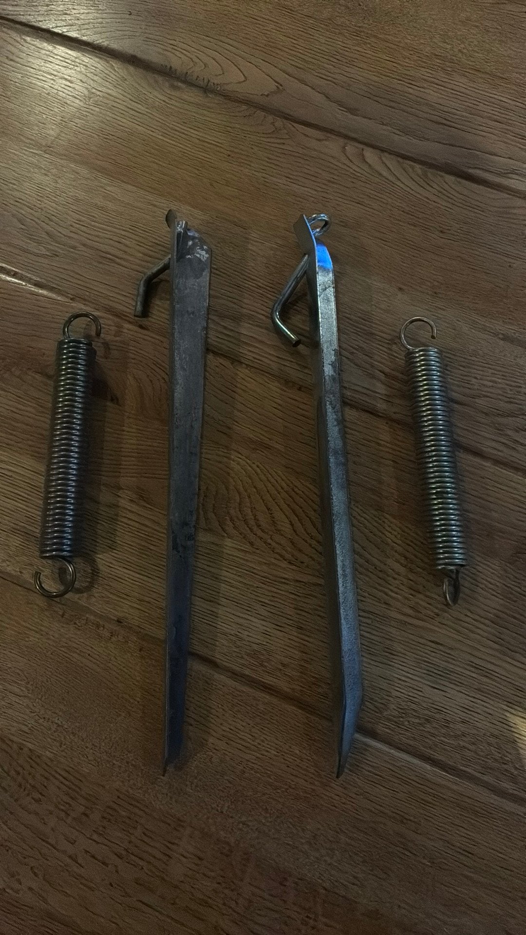2 Stormharingen met Veer - Tent Haringen, Caravans en Kamperen, Tentaccessoires, Gebruikt, Ophalen of Verzenden