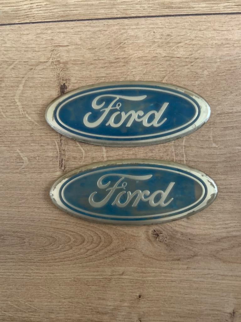 2 oude auto ford emblemen, Ophalen of Verzenden, Zo goed als nieuw