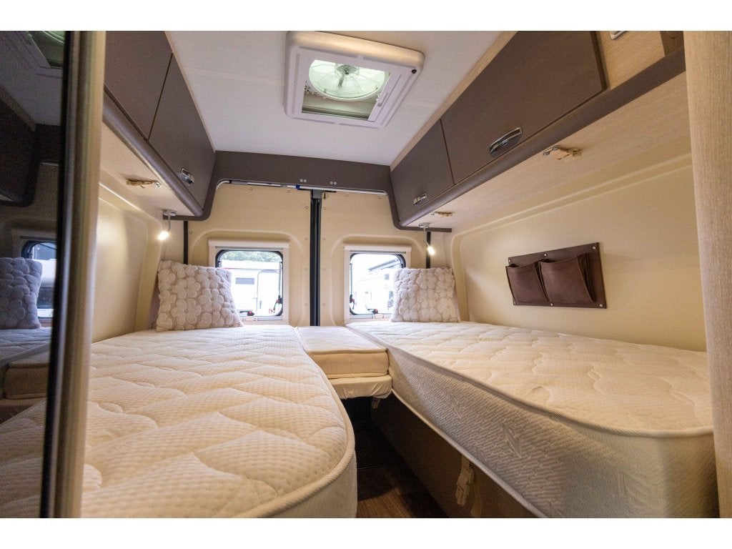 Chausson Twist 697 V Enkele bedden 2018 Webasto 42DKM, Caravans en Kamperen, Campers, Luifel, Tot en met 2, 6 tot 7 meter, Startonderbreker