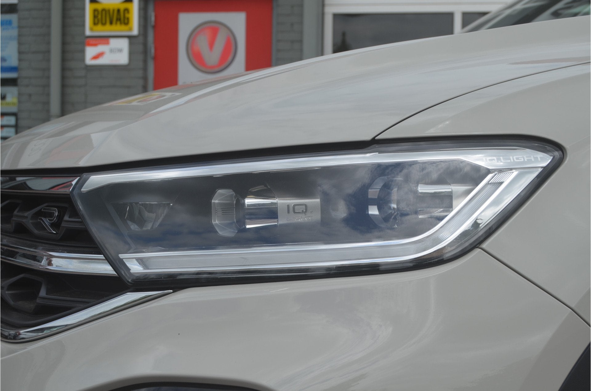 Volkswagen T-Roc 1.5 TSI R-Line IQ led luxe 12 mnd. gar., 12 maanden, 1258 kg, Euro 6, 4 cilinders
