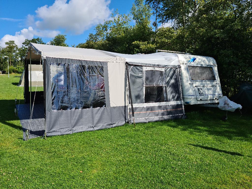 Knaus Sudwind 420 QD Compleet! met Mover, Schokbreker, Vast bed, Treinzit, 750 - 1000 kg