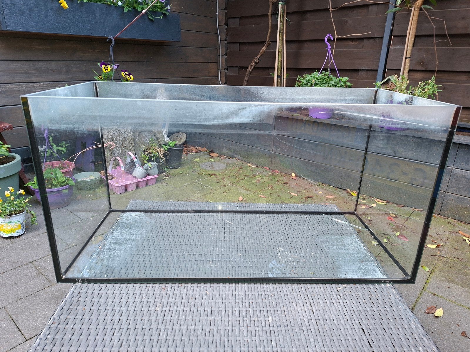 Gratis ophalen aquarium barstje in hoekje bodem, Ophalen
