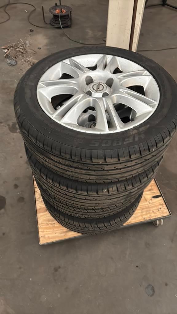 Wielen opel corsa, Auto-onderdelen, Ophalen, Voor, Opel, Deur