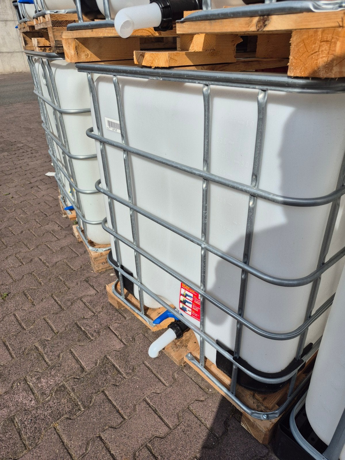 Te koop: Schone IBC's en IBC kratten, 150 liter of meer, Ophalen, Zo goed als nieuw