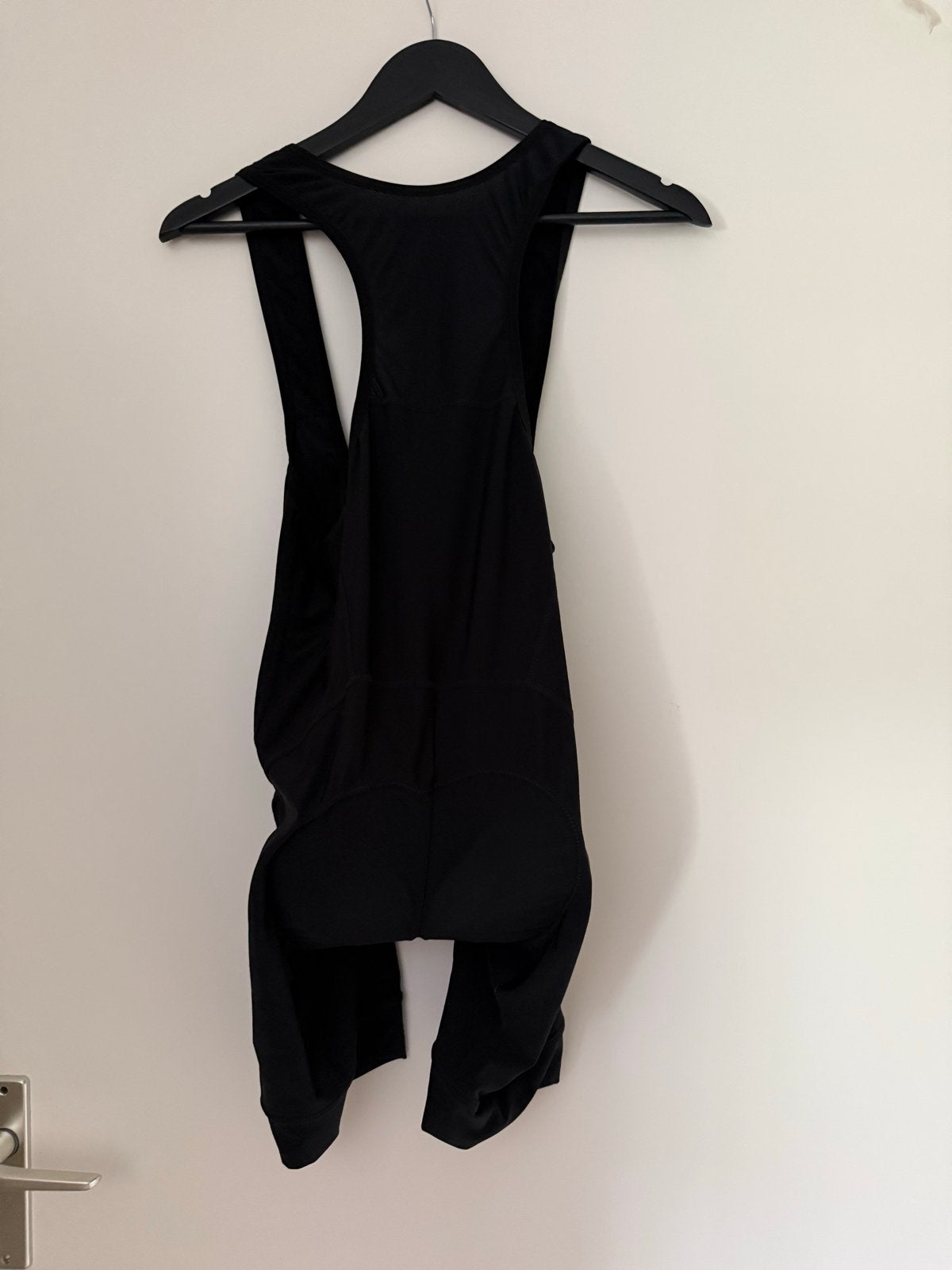 Zwarte wielren bibshort / fietsbroek met bretels, Fietsen en Brommers, Fietsaccessoires | Fietskleding, Ophalen, Gebruikt, M, Dames