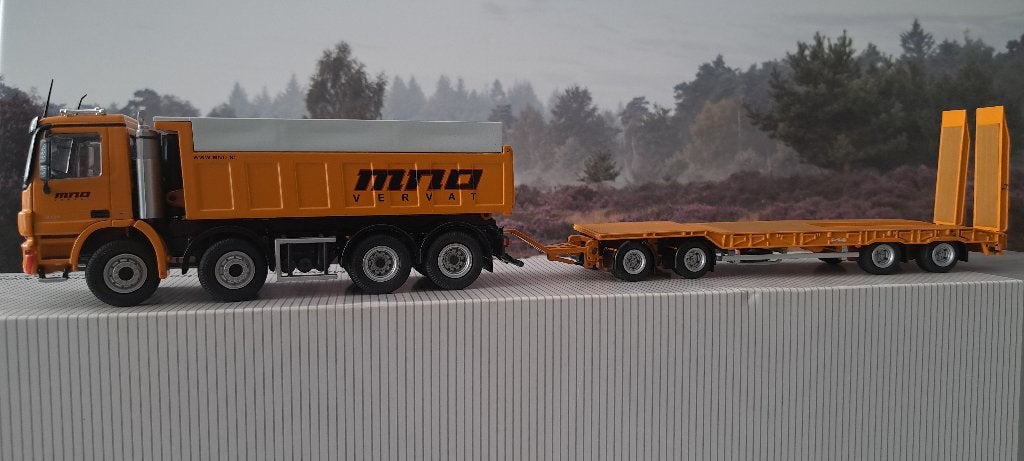 Zeldzame  Mercedes kipper met dieplader MNO Vervat   Nzg, Ophalen of Verzenden, Zo goed als nieuw, Bus of Vrachtwagen, NZG